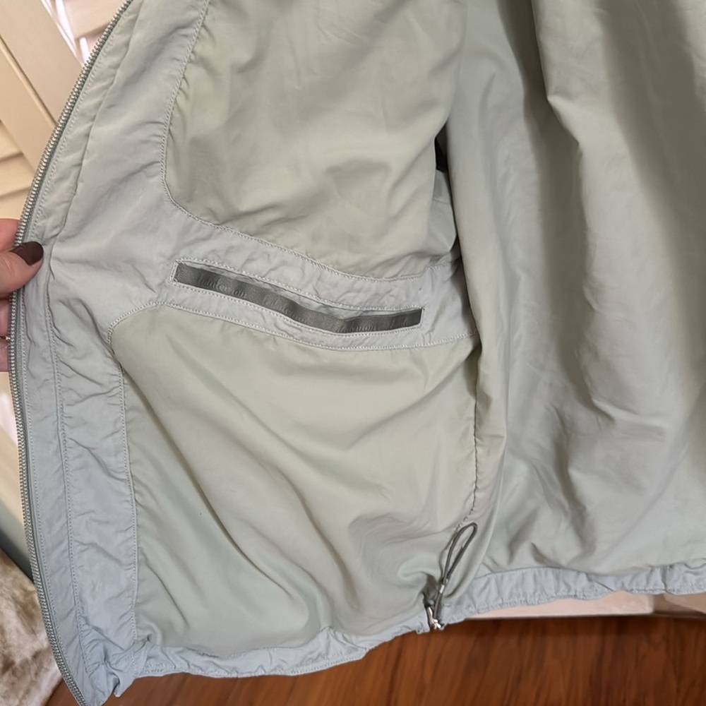 Lululemon Rain Jacket - image 5